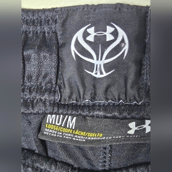 Men's Under Armour Black Drawstring Basketball Shorts, Size Medium - Picture 2 of 2